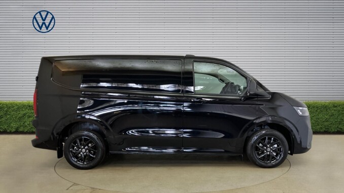 Volkswagen Transporter T32 Swb Diesel 2.0 TDI 150 Commerce Pro Van 4MOTION Auto [5 Plus] - Image 4